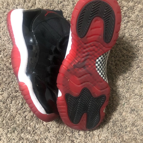 Jordan’s 11 Youths size 6Y - Picture 8 of 8